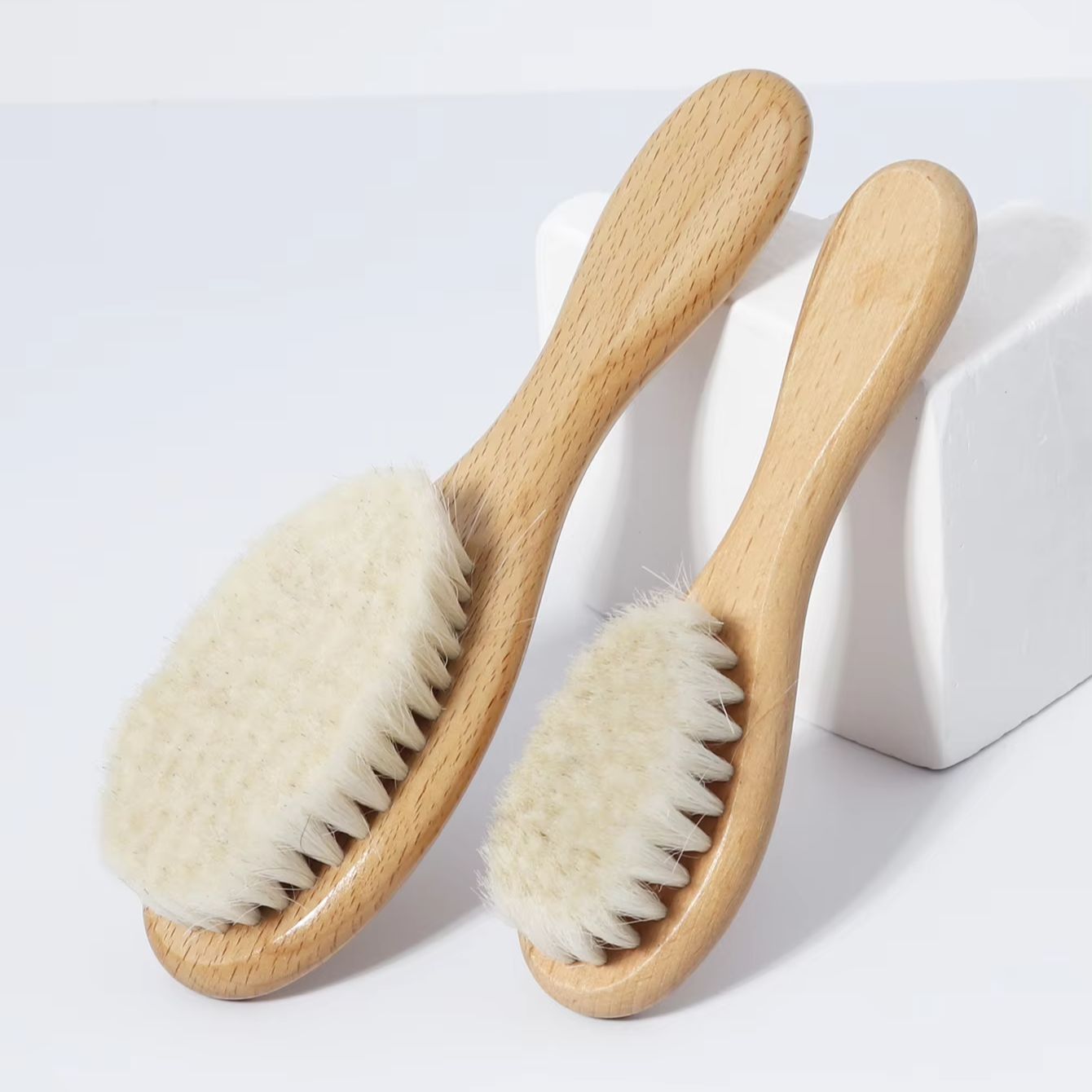 Hair Care Essential - فرشاة شعر مصنوعة من شعر الماعز