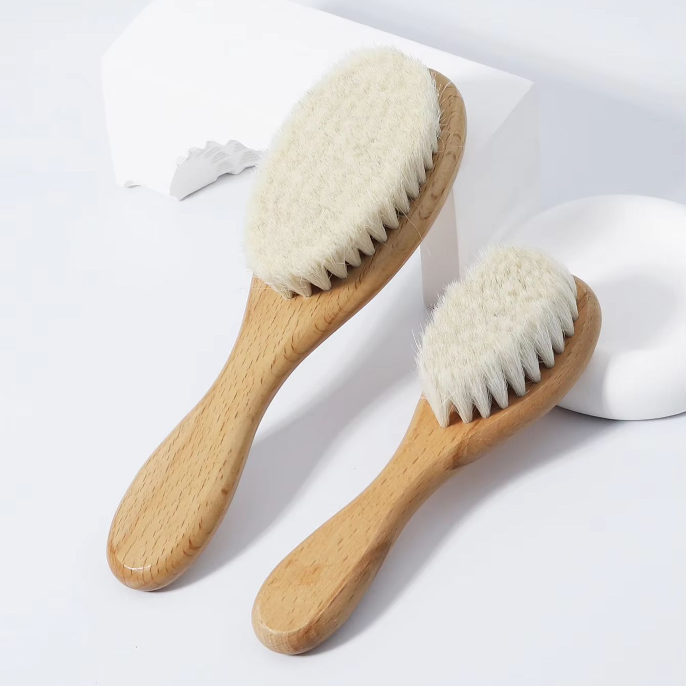 فرشاة شعر مصنوعة من شعر الماعز - مراجعة Hair Care Essential وسعره